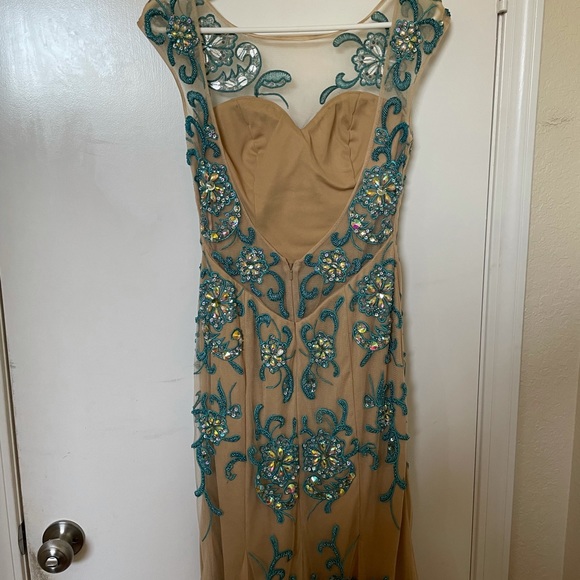 Women’s formal/ Party Dress - Picture 3 of 5